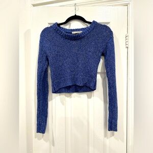 Blue cropped knotted sweater